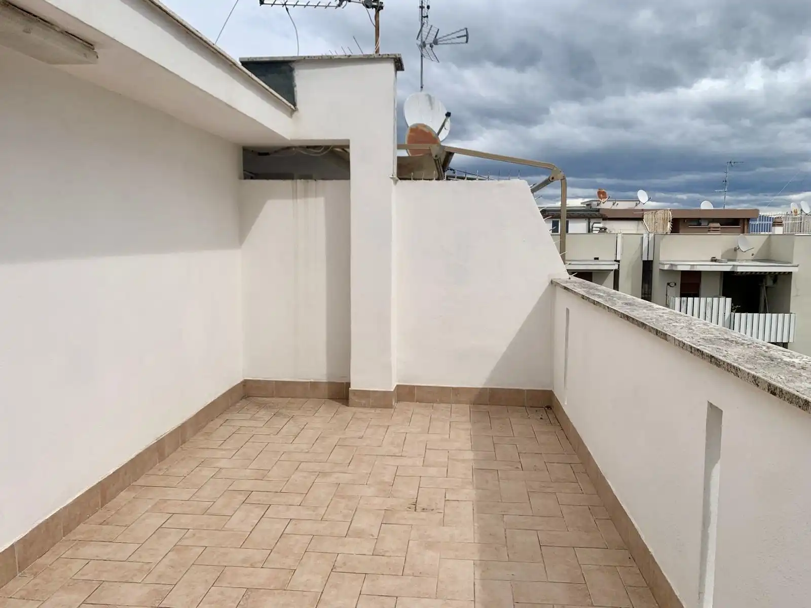ROMA ATTICO Tor Tre Teste Appartamento ultimo piano due livelli 2 terrazzi.